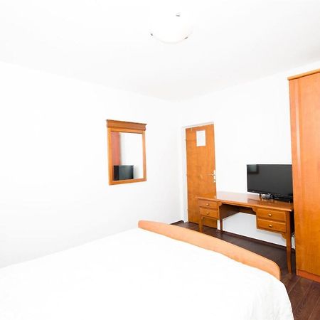Guest House Rooms Rose مولونات المظهر الخارجي الصورة
