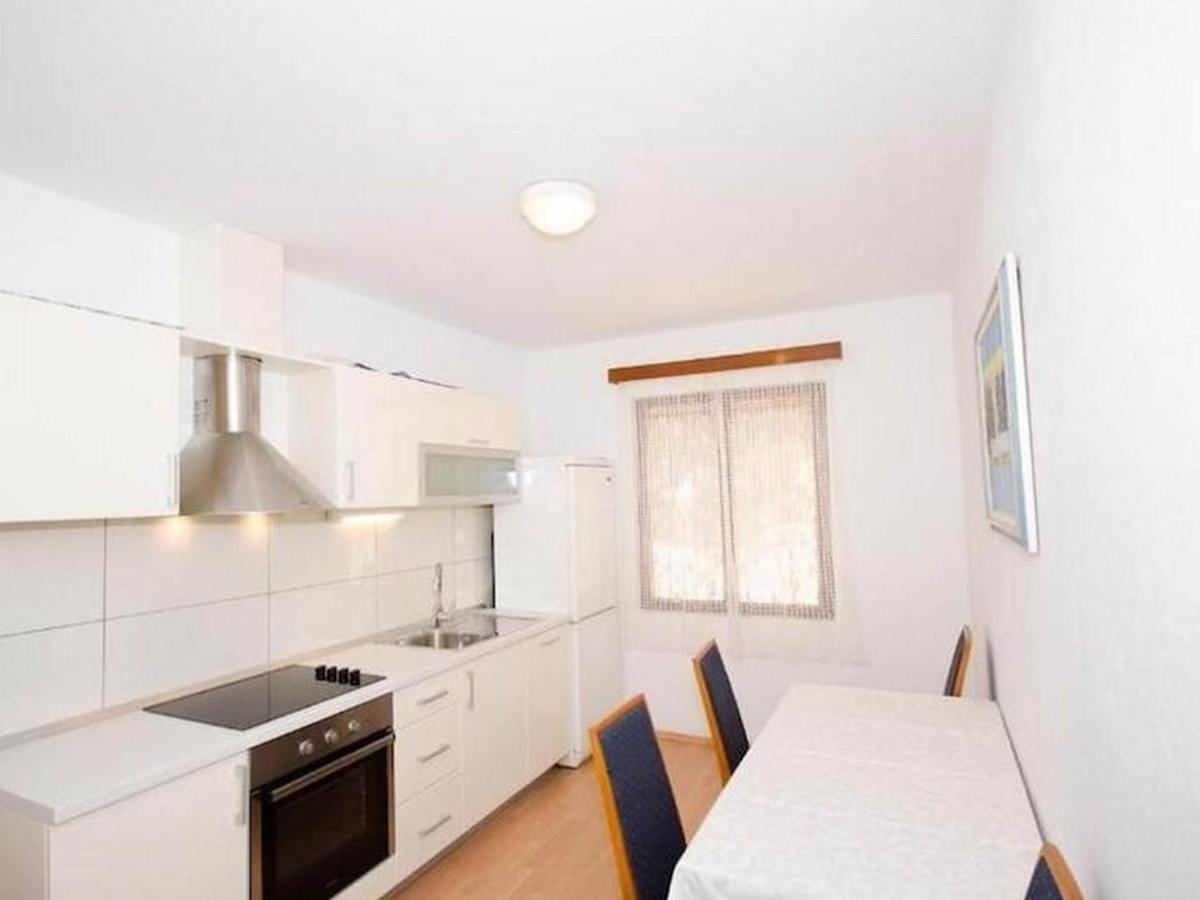 Guest House Rooms Rose مولونات المظهر الخارجي الصورة