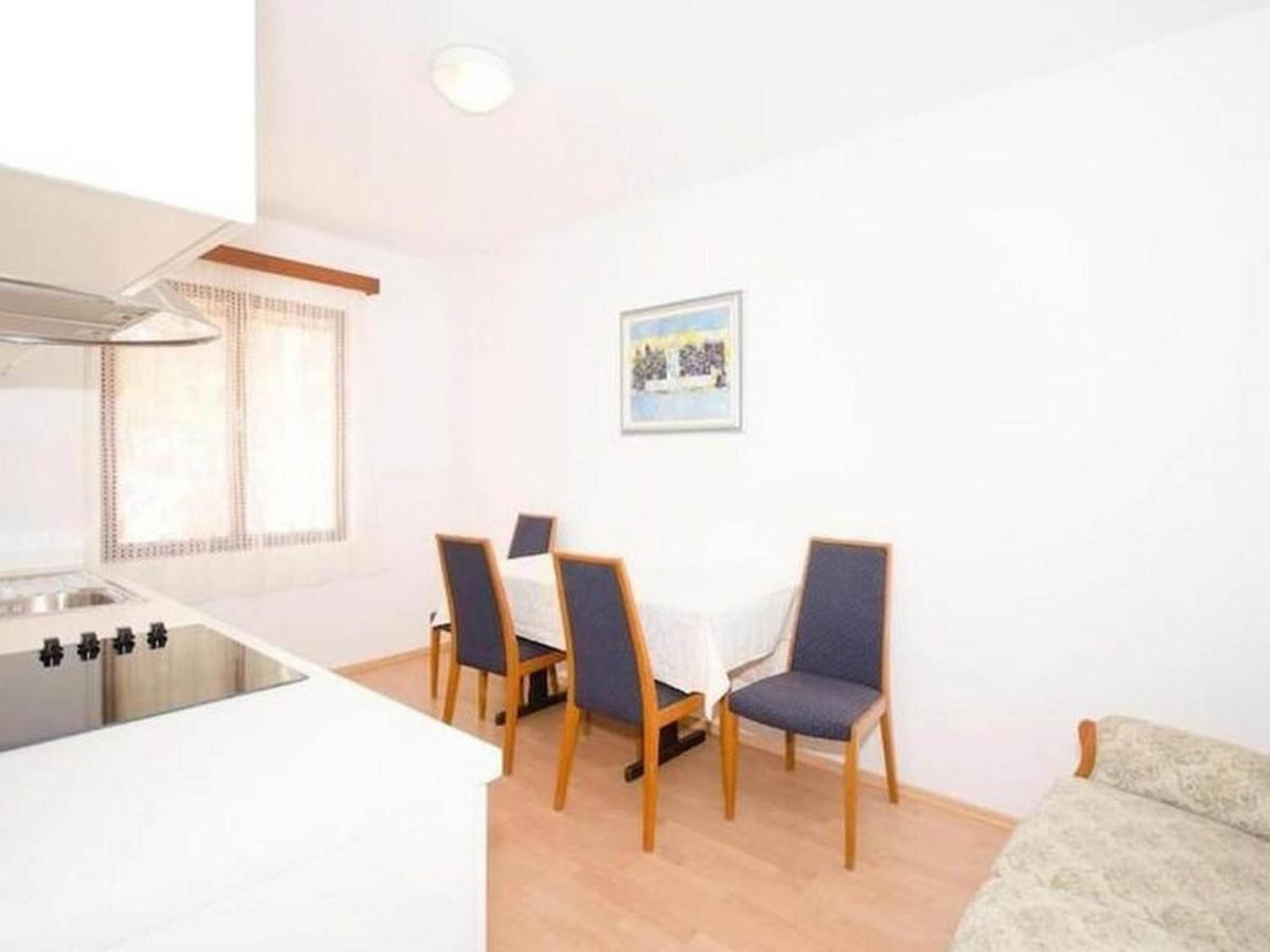 Guest House Rooms Rose مولونات المظهر الخارجي الصورة